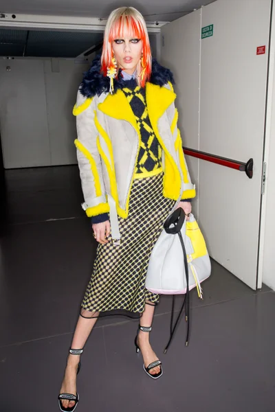Look 17